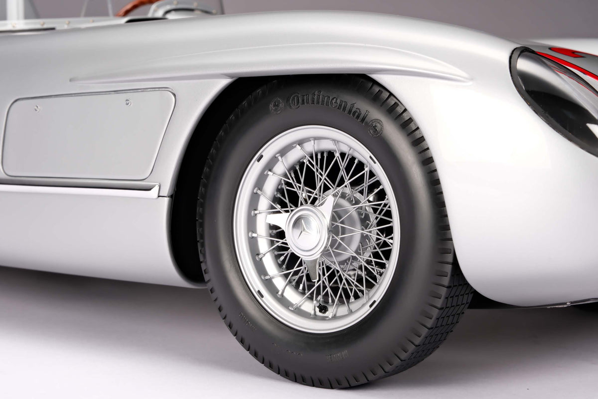 Mercedes-Benz 300 SLR - n° 722 - Vainqueur de la Mille Miglia 1955 - Stirling Moss et Denis Jenkinson - Échelle 1/8