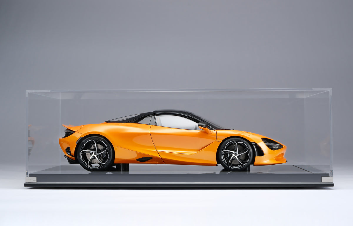 McLaren 750S Spider (2023) at 1:8 scale by Amalgam Collection