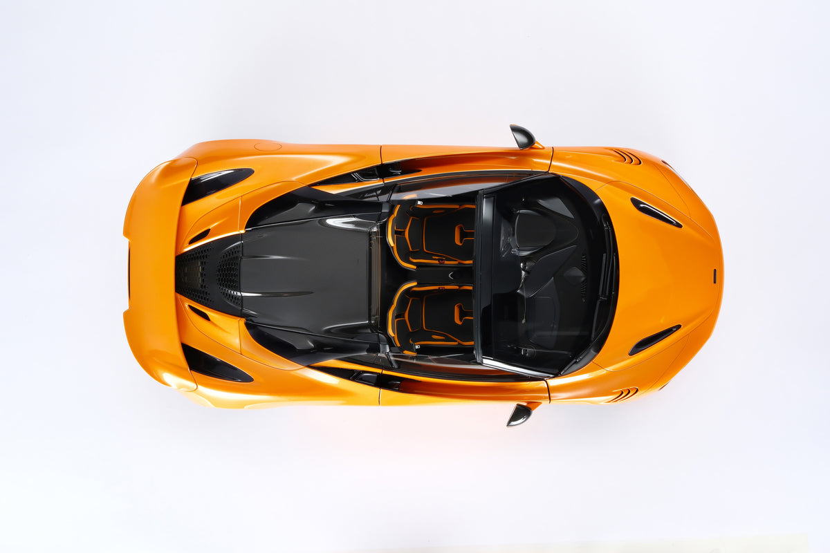 McLaren 750S Spider (2023) at 1:8 scale by Amalgam Collection