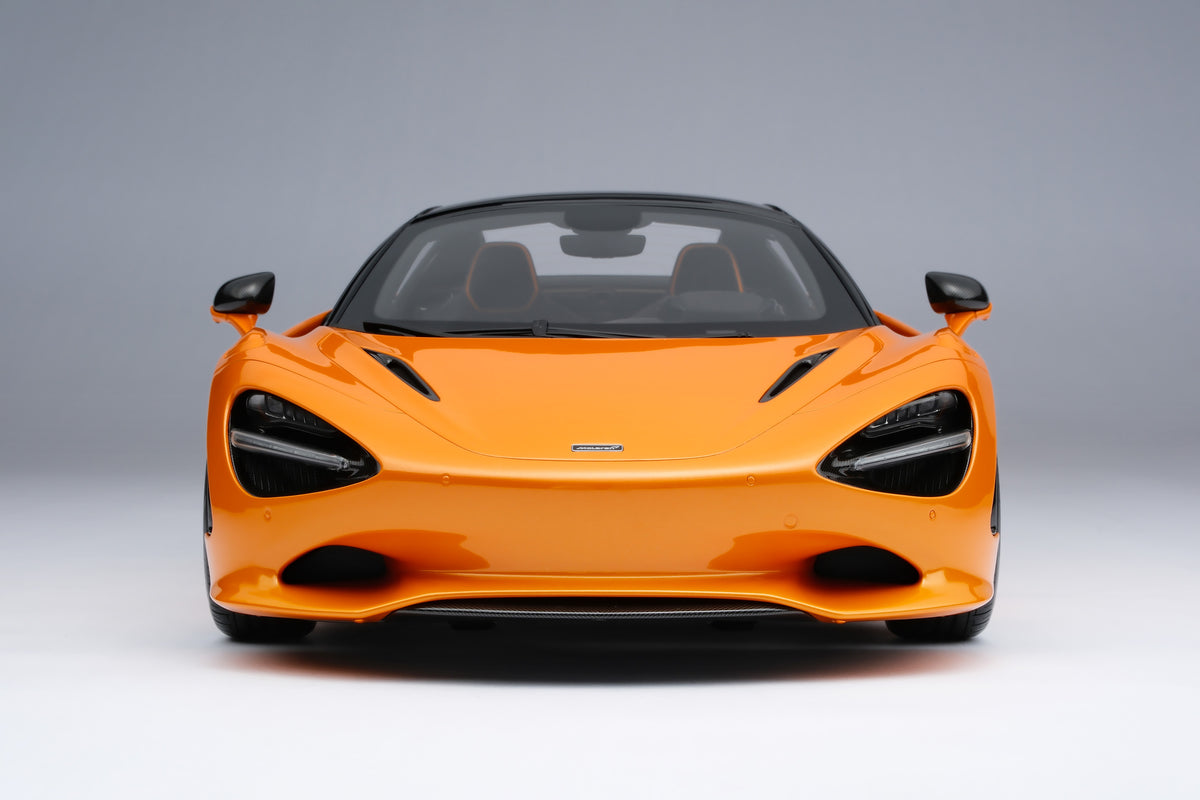 McLaren 750S Spider (2023) at 1:8 scale by Amalgam Collection