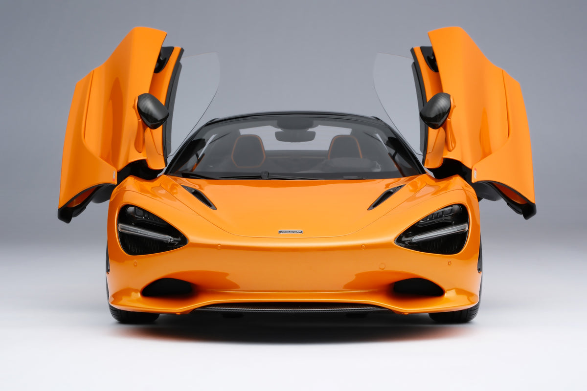 McLaren 750S Spider (2023) at 1:8 scale by Amalgam Collection