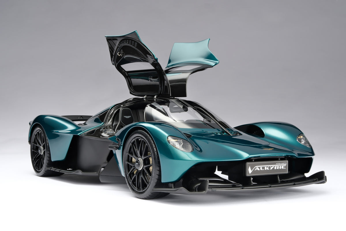 Aston Martin Valkyrie - Limited Edition - 1:8 scale by Amalgam Collection