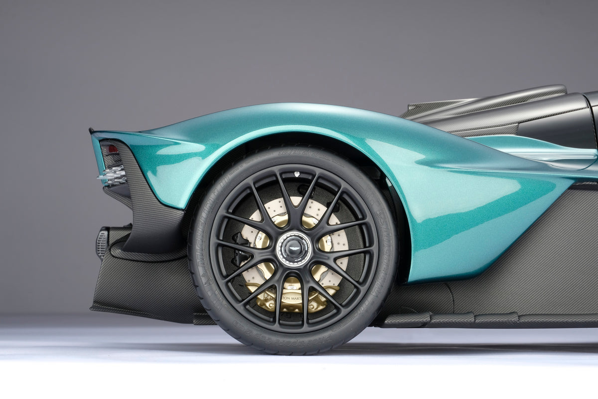 Aston Martin Valkyrie Spider (2023) - Échelle 1:8