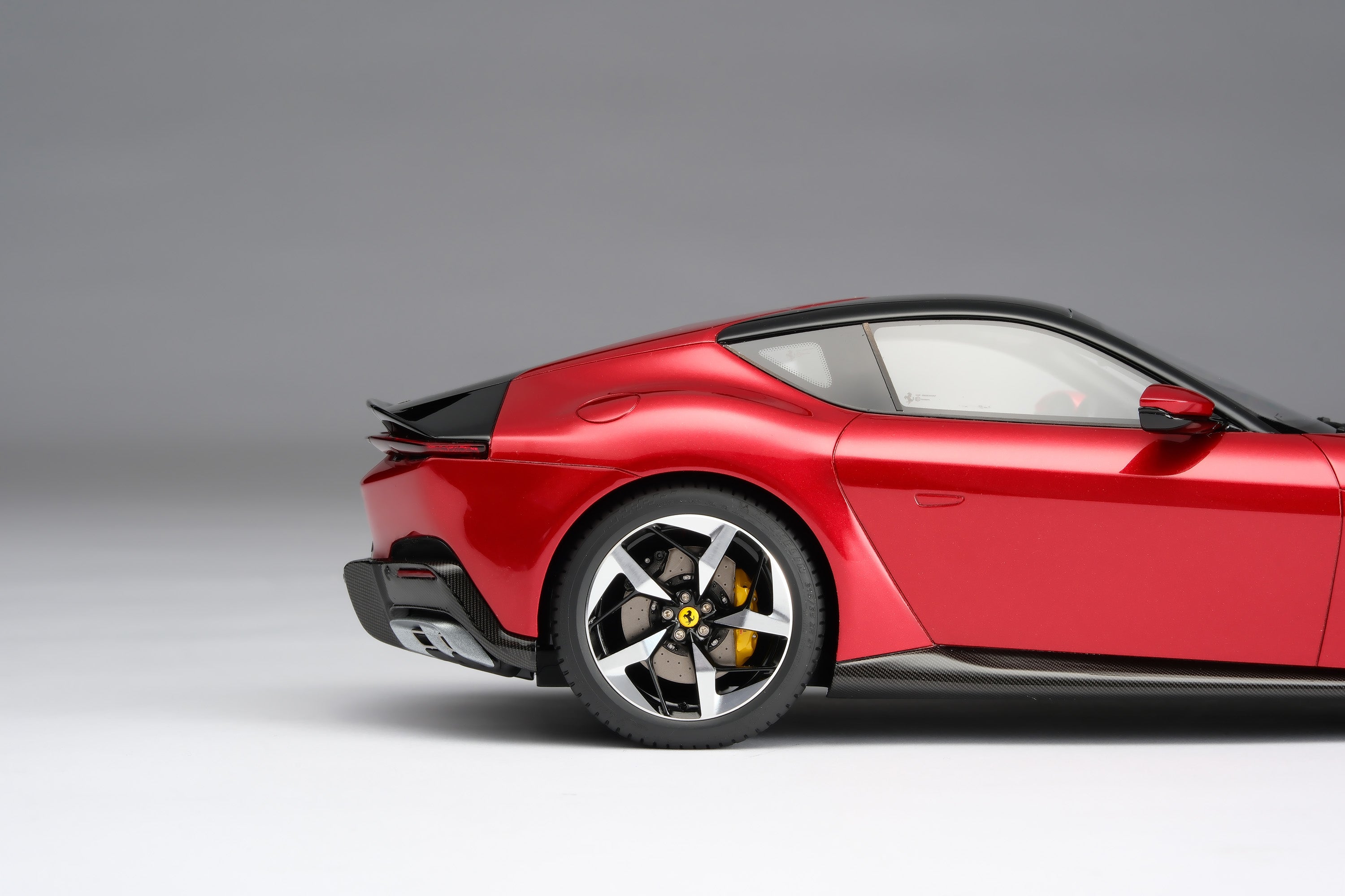 M6305-SC1Ferrari12Cilindri1-