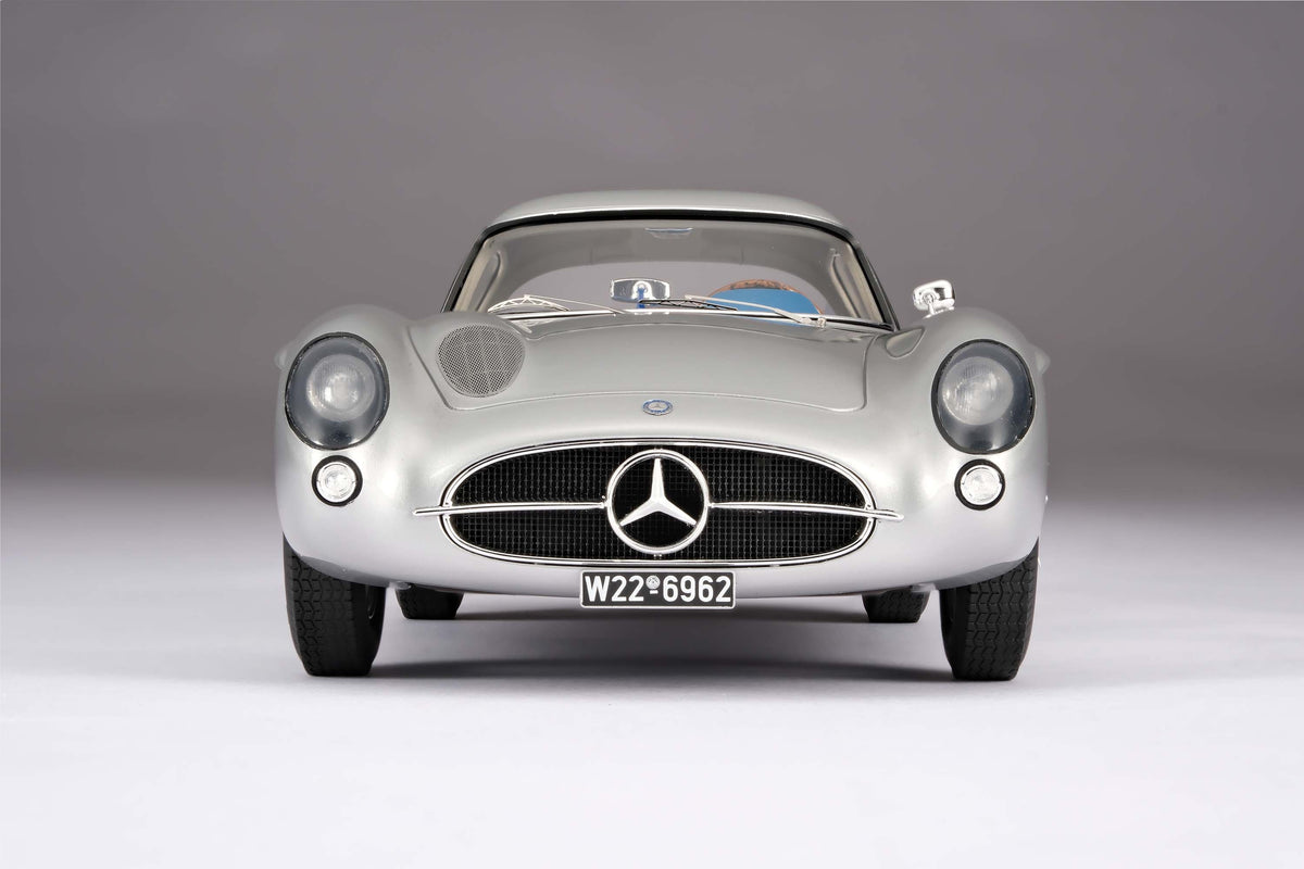 Mercedes-Benz 300 SLR Uhlenhaut Coupe - Silver Grey Metallic - 1:18 scale