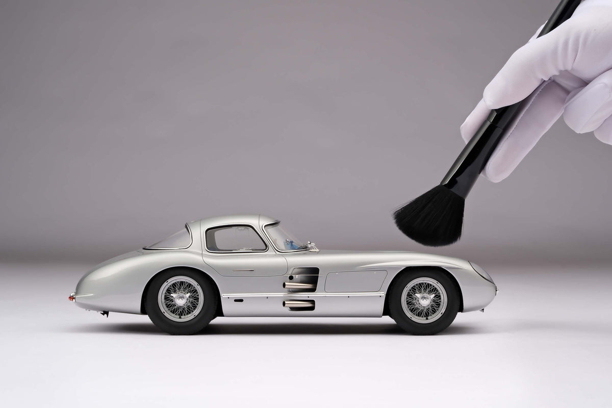 Mercedes-Benz 300 SLR Uhlenhaut Coupe - Silver Grey Metallic - 1:18 scale