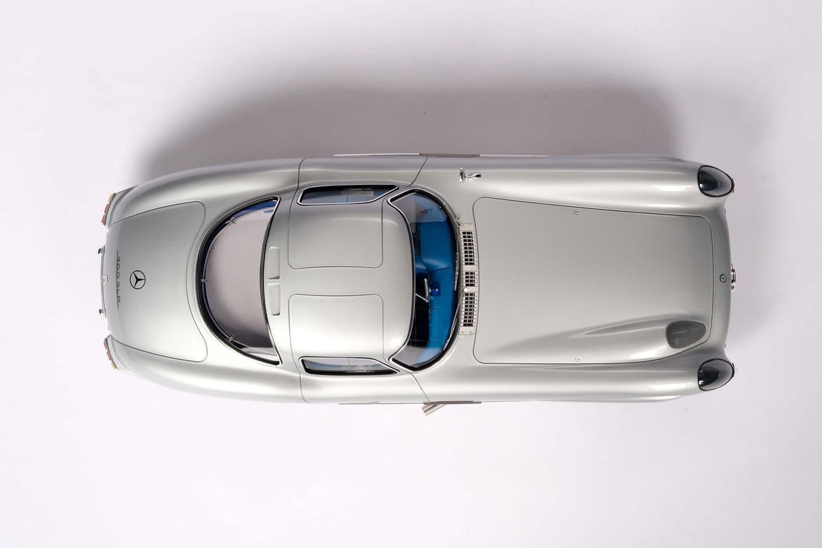 Mercedes-Benz 300 SLR Uhlenhaut Coupe - Silver Grey Metallic - 1:18 scale