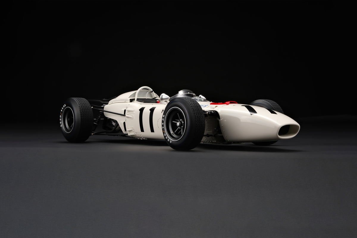 Honda RA272 - 1965 Mexican Grand Prix Winner - Richie Ginther - 1:8 scale