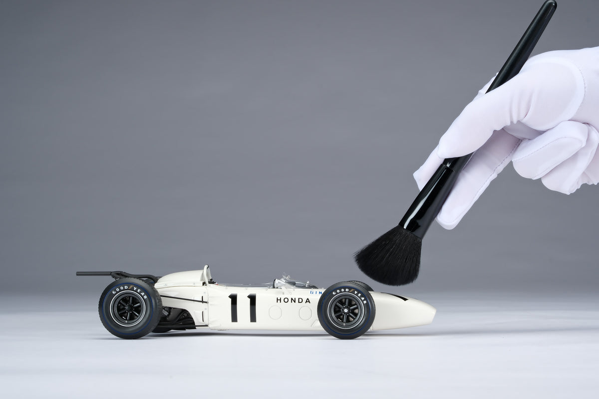 Honda RA272 - 1965 Mexican Grand Prix Winner - Richie Ginther - 1:18 scale