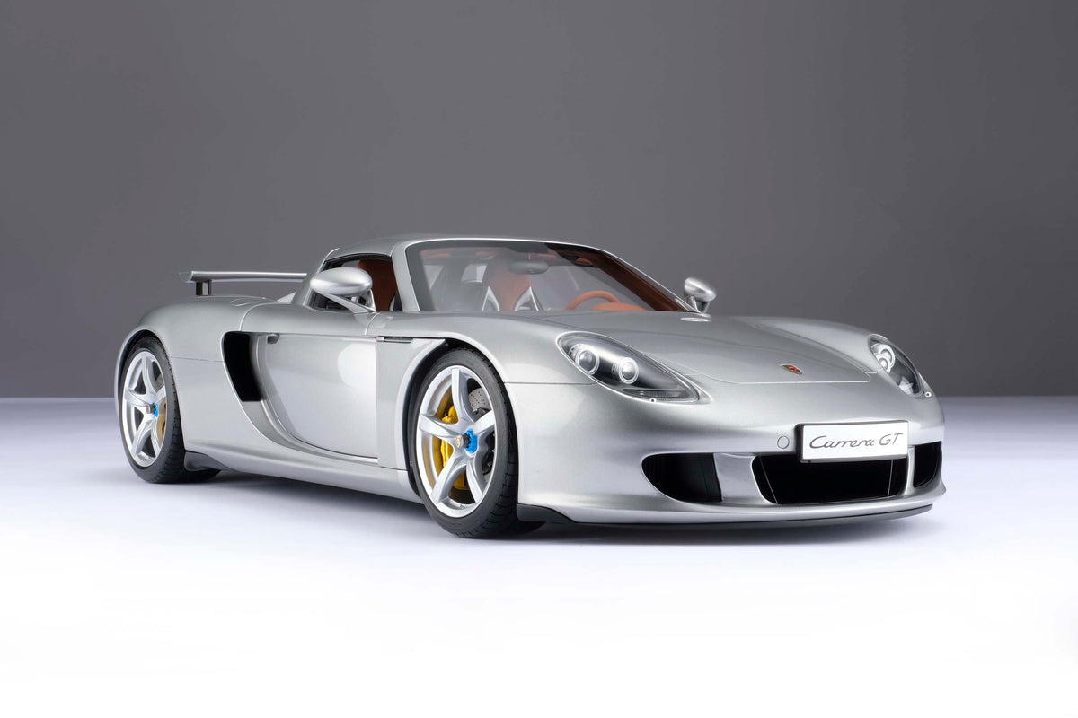Porsche Carrera GT (2003) - GT Silver Metallic - 1:8 scale