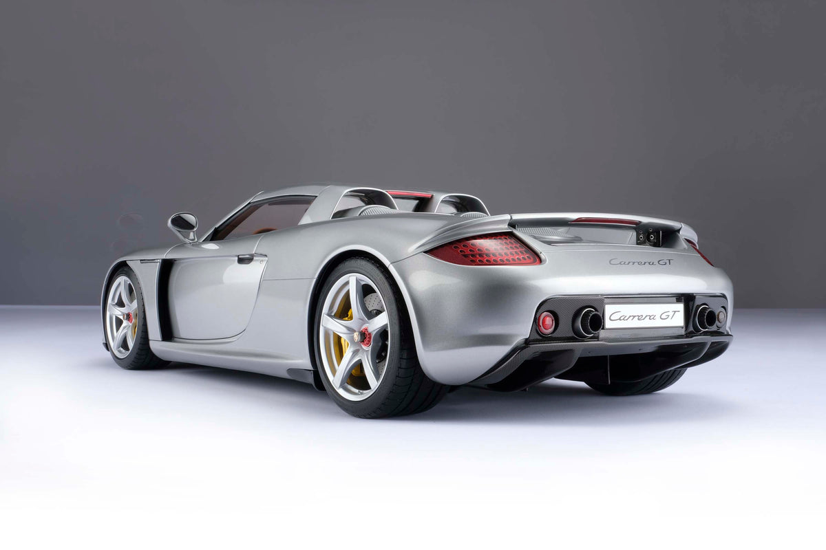 Porsche Carrera GT (2003) - GT Silver Metallic - 1:8 scale