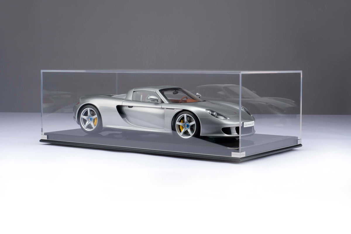 Porsche Carrera GT (2003) - GT Silver Metallic - 1:8 scale