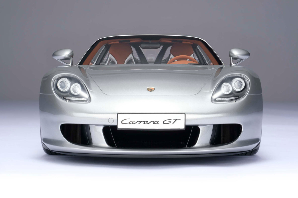 Porsche Carrera GT (2003) - GT Silver Metallic - 1:8 scale