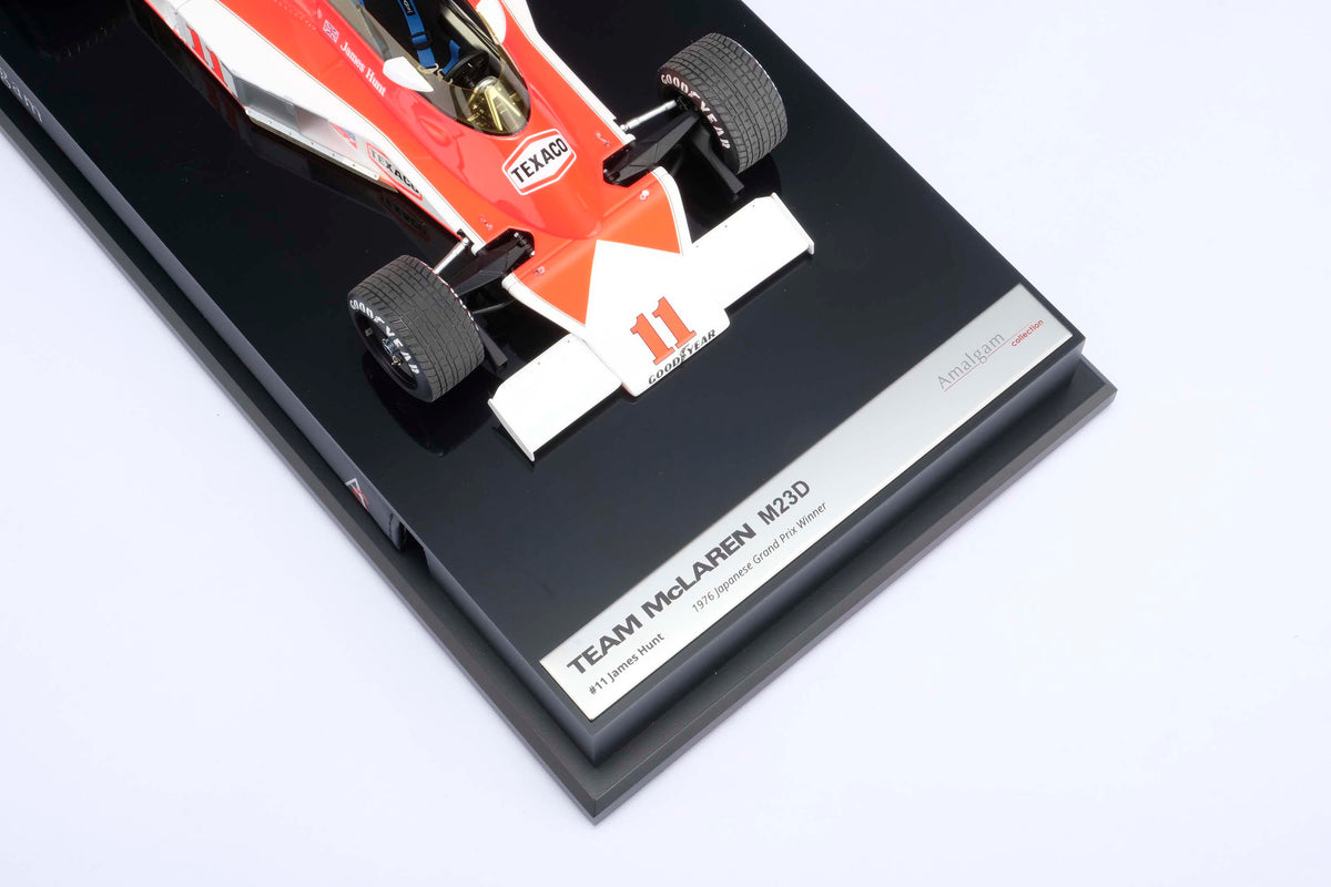 Hunt v Lauda - Ferrari 312 T2 & McLaren M23D - 1976 Japanese Grand Prix - 1:18 scale models