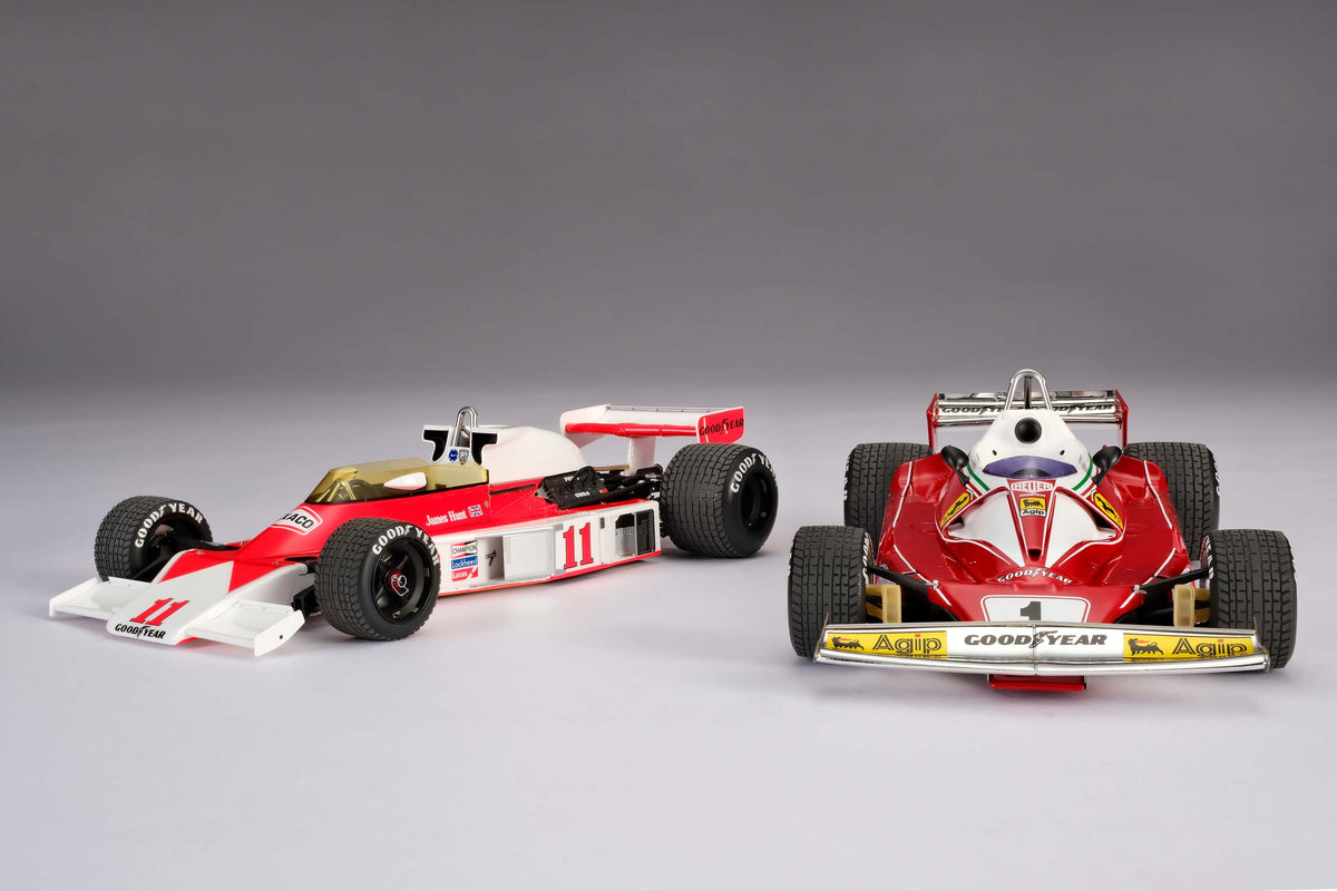 Hunt v Lauda - Ferrari 312 T2 & McLaren M23D - 1976 Japanese Grand Prix - 1:18 scale models