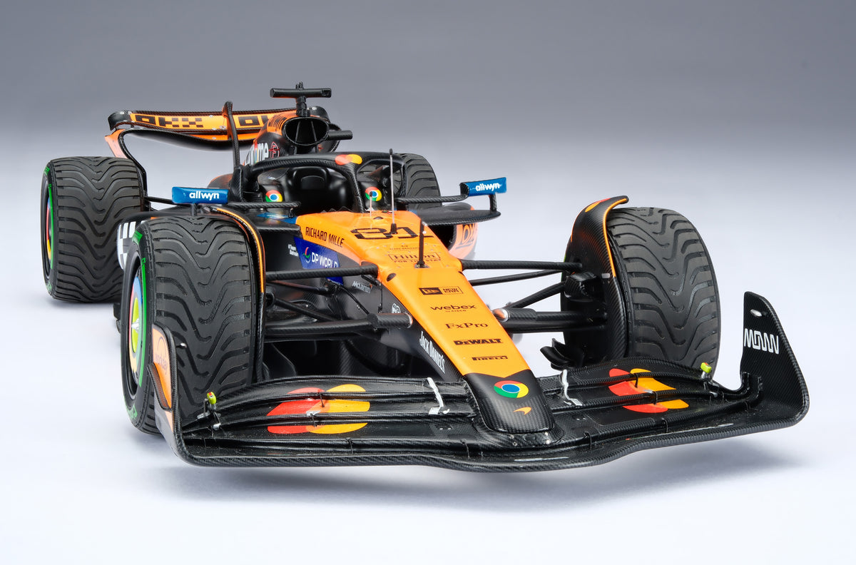 McLaren MCL39 - 2025 Australian Grand Prix - #81 Oscar Piastri at 1:18 scale by Amalgam Collection