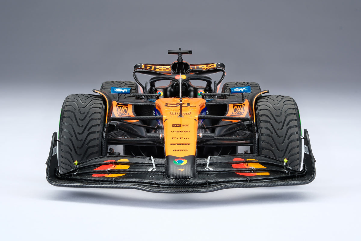 McLaren MCL39 - 2025 Australian Grand Prix - #81 Oscar Piastri at 1:18 scale by Amalgam Collection