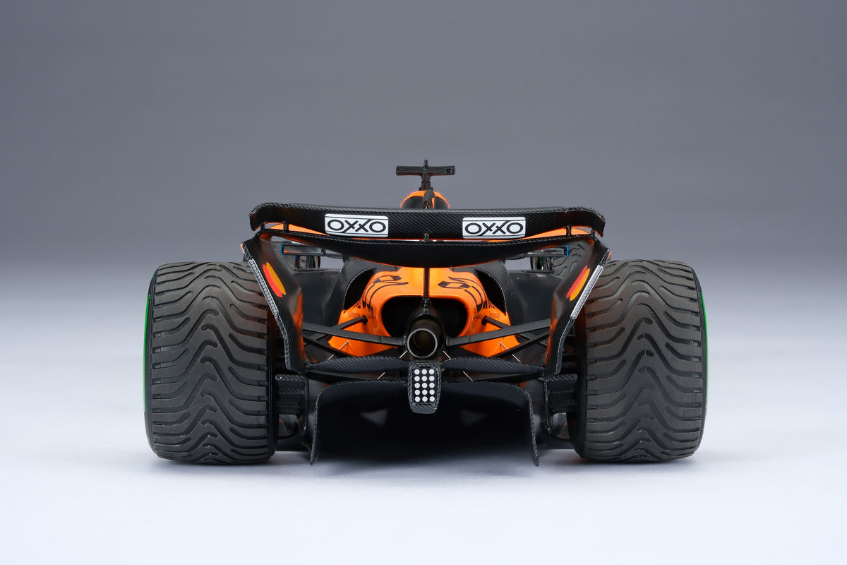 McLaren MCL39 - 2025 Australian Grand Prix - #81 Oscar Piastri at 1:18 scale by Amalgam Collection