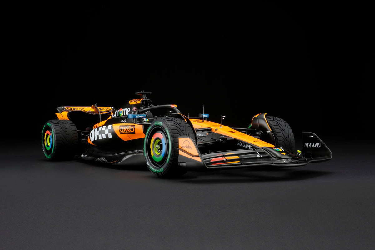 McLaren MCL39 - 2025 Australian Grand Prix - Oscar Piastri - 1:8 scale