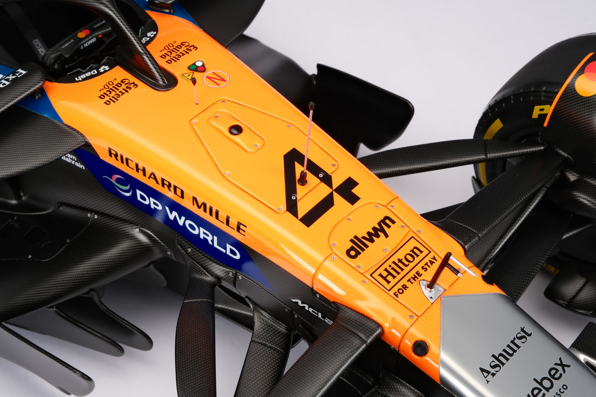 McLaren MCL39 - 2025 British Grand Prix - Lando Norris - at 1:8 scale by Amalgam Collection