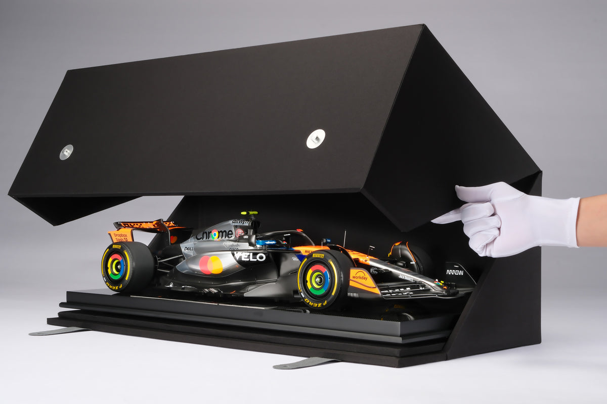 McLaren MCL39 - 2025 British Grand Prix - Lando Norris - at 1:8 scale by Amalgam Collection