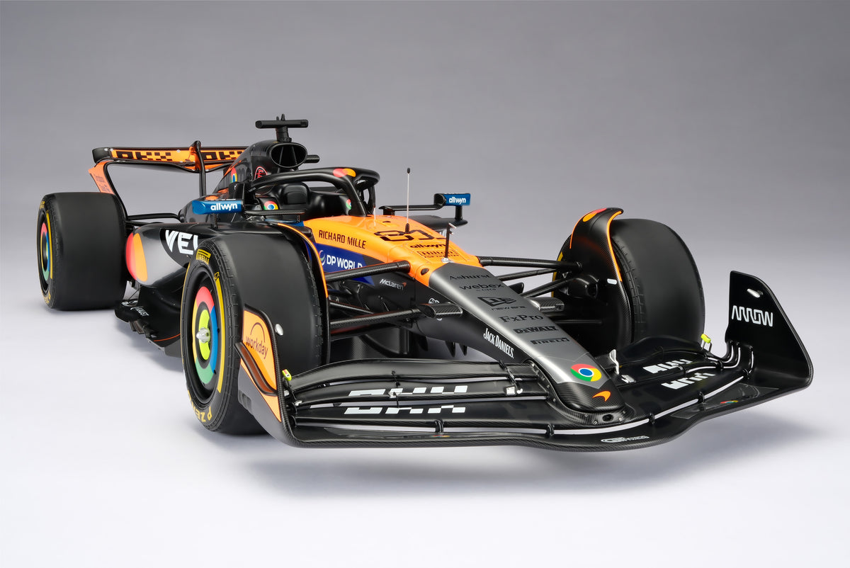 McLaren MCL39 - 2025 British Grand Prix - Oscar Piastri - at 1:8 scale by Amalgam Collection