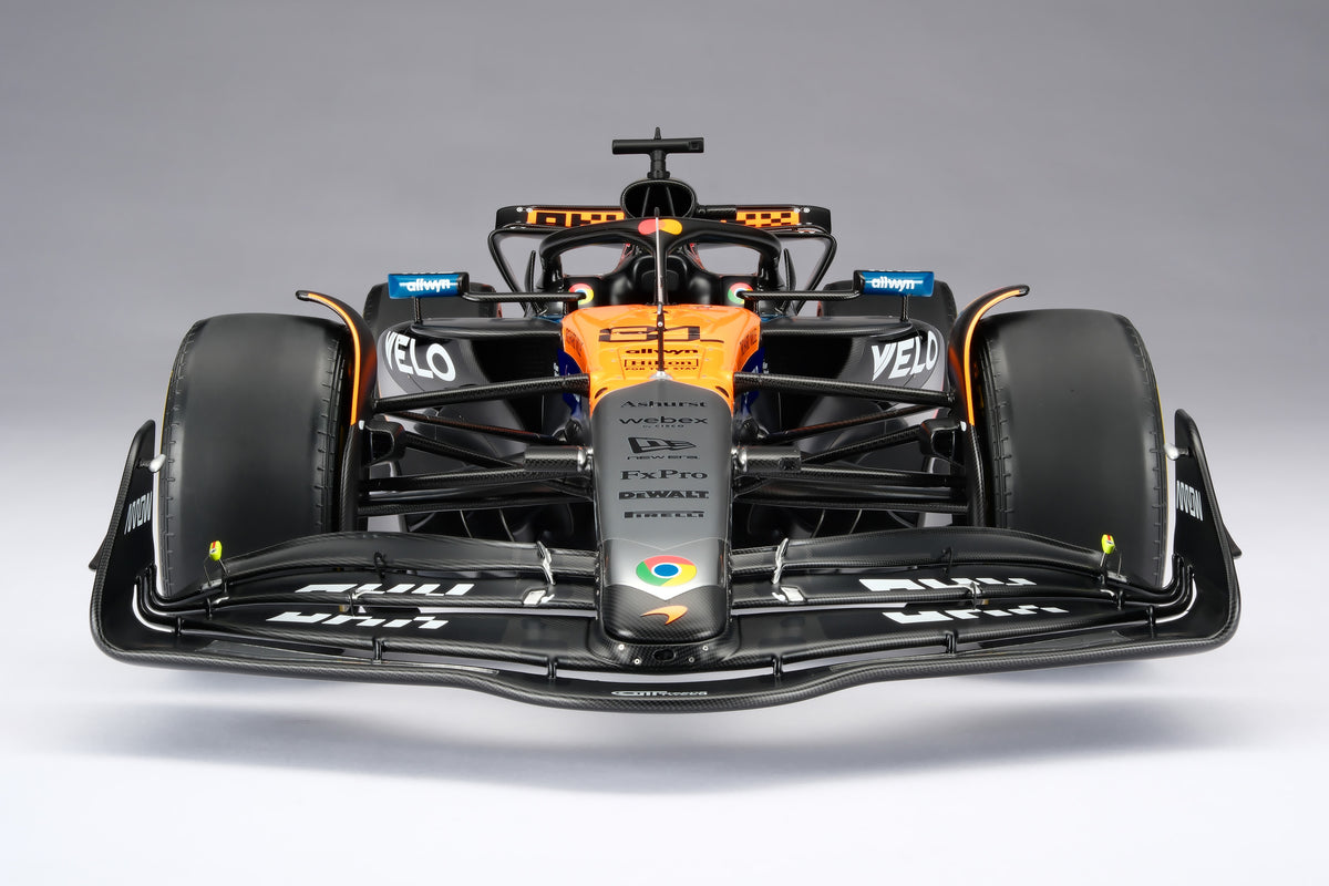 McLaren MCL39 - 2025 British Grand Prix - Oscar Piastri - at 1:8 scale by Amalgam Collection