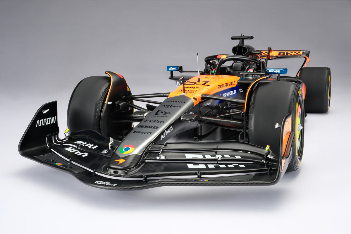 McLaren MCL39 - 2025 British Grand Prix - Oscar Piastri - at 1:8 scale by Amalgam Collection