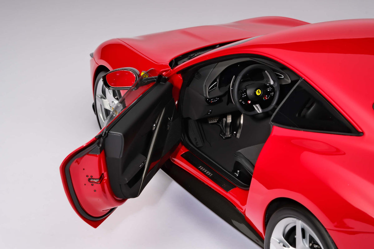 Ferrari Amalfi (2026) - Rosso Corsa - Échelle 1:8