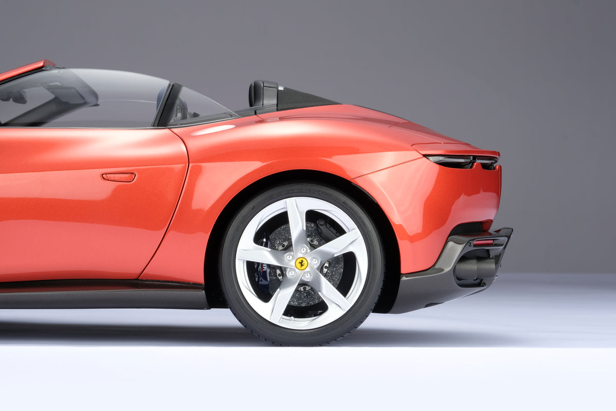Ferrari Amalfi Spider (2026) - Rosso Tramonto - Échelle 1:8