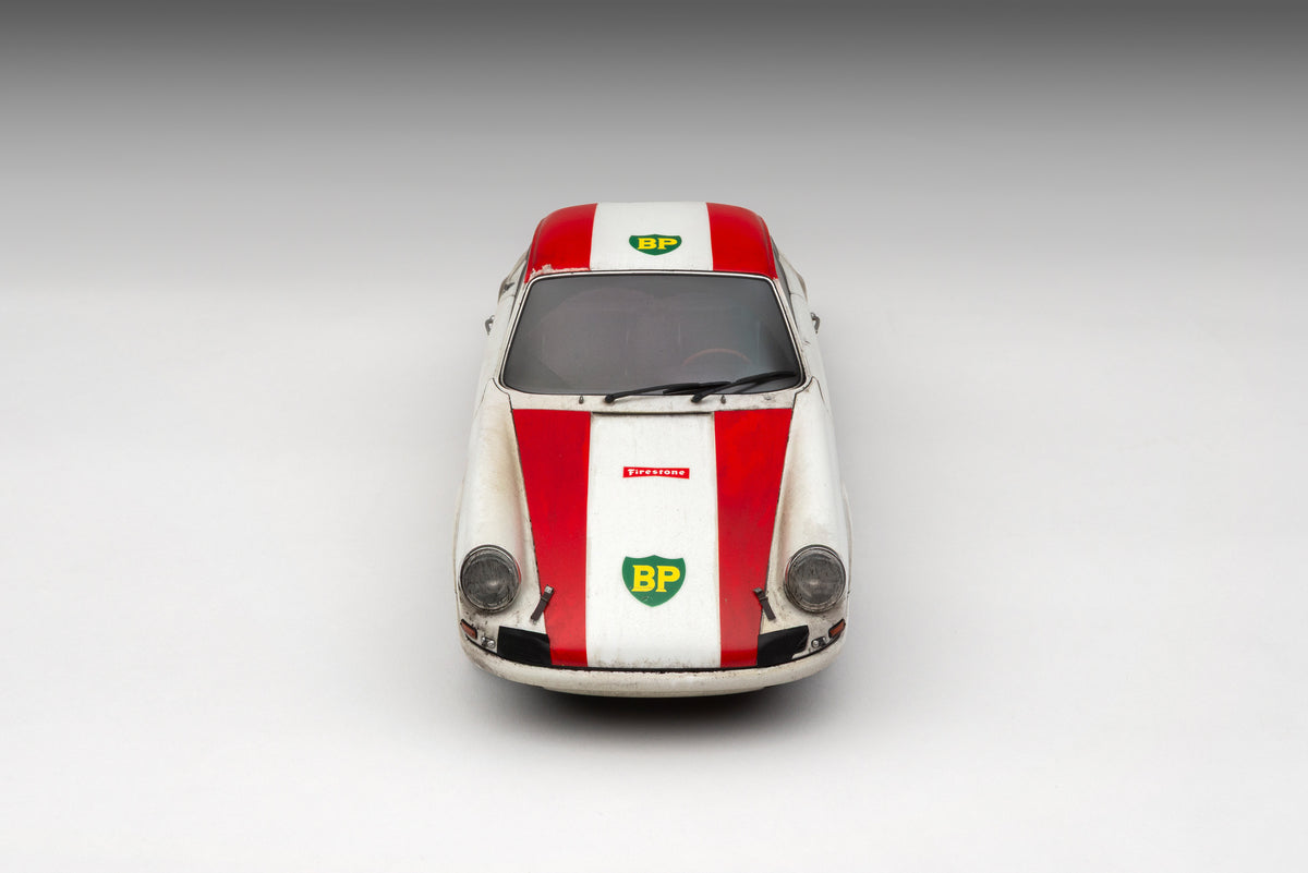 Porsche 911 R - 1967 BP World Record Attempt Specification - Race Weathered - 1:18 scale