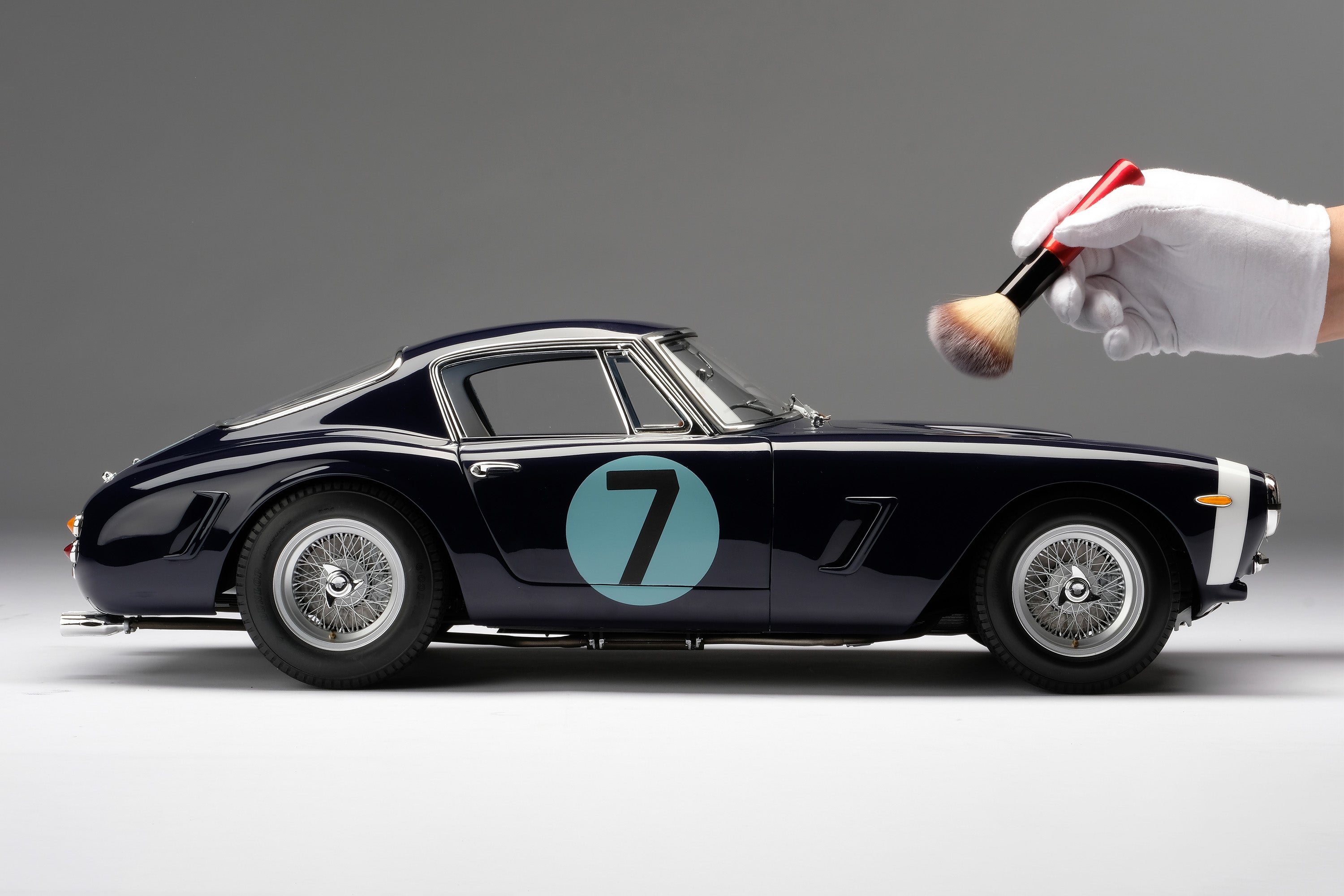 FERRARI 250 GT SWB BERLINETTE 1961 street rouge 1/18 JOUEF FERRARI 250 GT SWB BERLINETTE 1961 street rouge 1/18 JOUEF