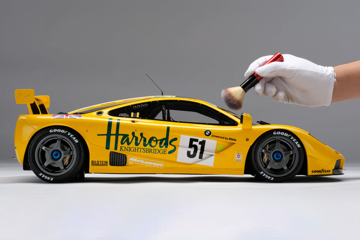 McLaren F1 GTR - 1995 Le Mans - Harrods Livery - Third Place - 1:8 scale