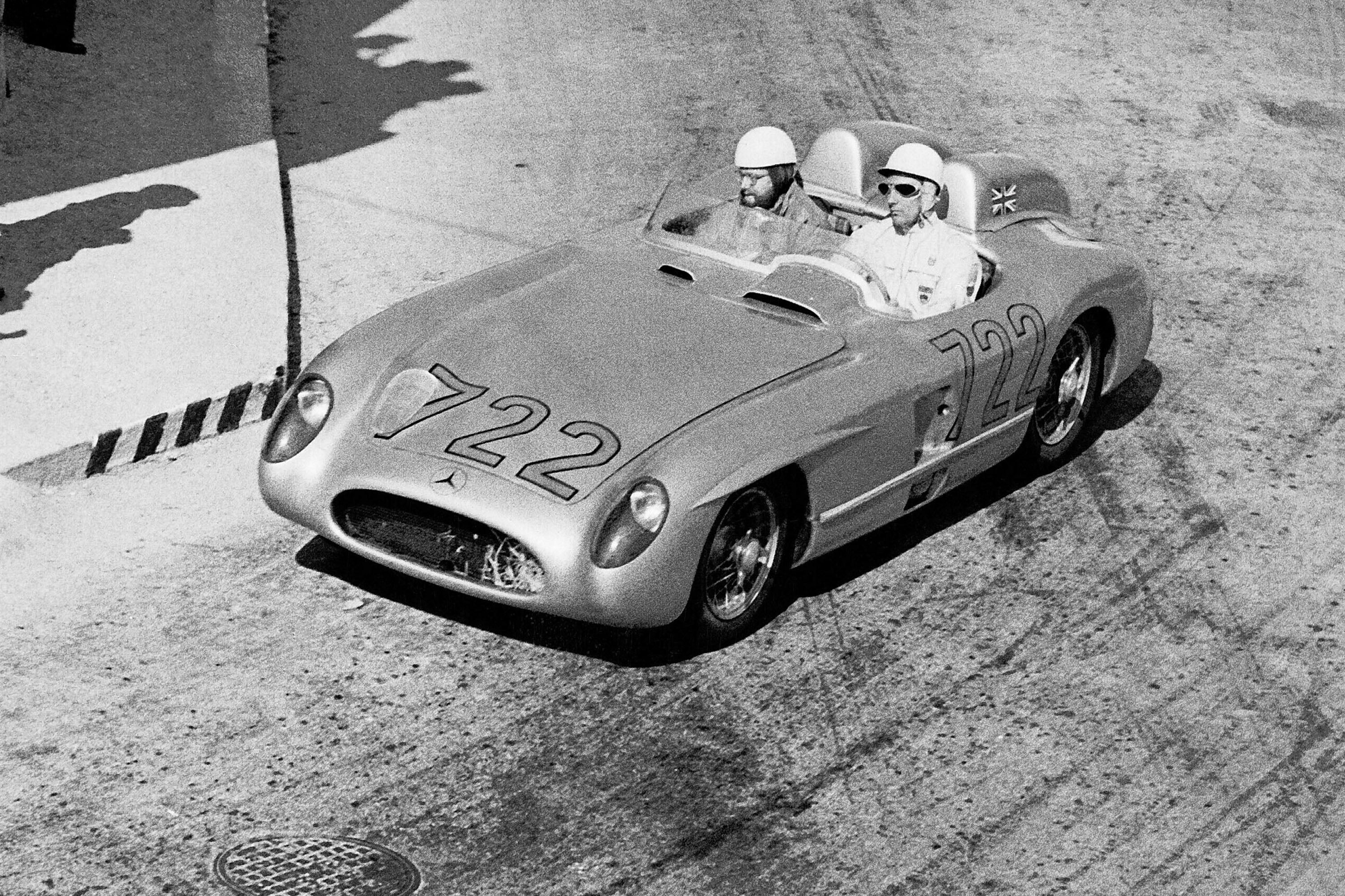 MERCEDES 300 SLR N°722 MILLE MIGLIA 1955 S. MOSS KIT 1:43 sans boi MERCEDES 300 SLR N°722 MILLE MIGLIA 1955 S. MOSS KIT 1:43 sans boi