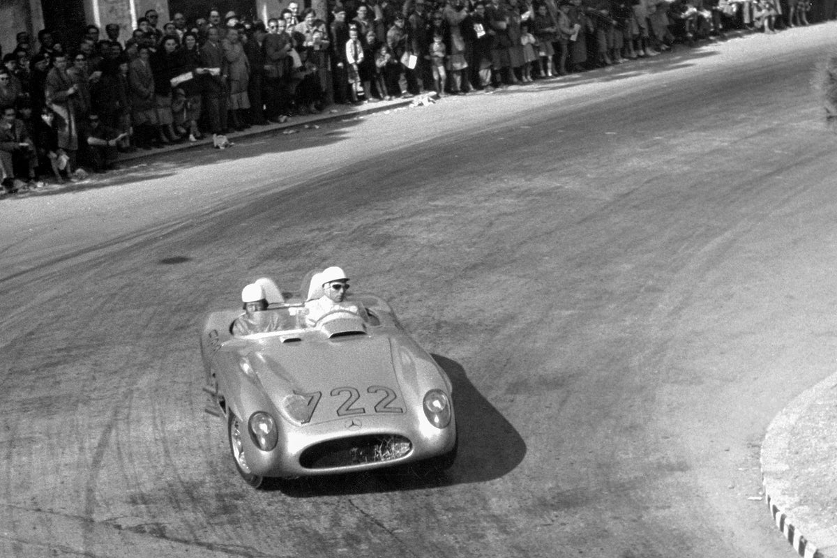 Mercedes-Benz 300 SLR - n° 722 - Vainqueur de la Mille Miglia 1955 - Stirling Moss et Denis Jenkinson - Échelle 1:18