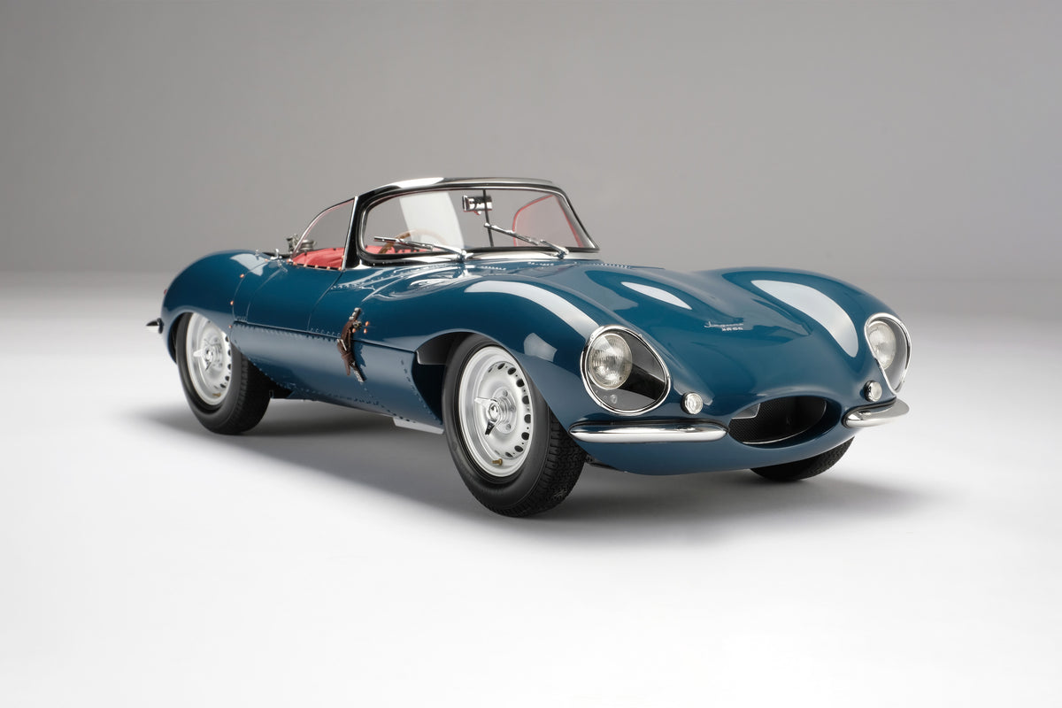 Jaguar XKSS (1957) - Bleu Cotswold - Échelle 1/8