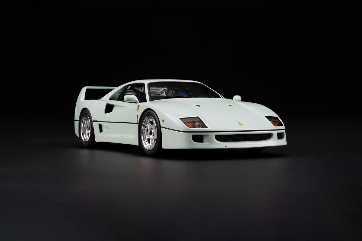 Ferrari F40 - Verde Pallido - 1:18 scale