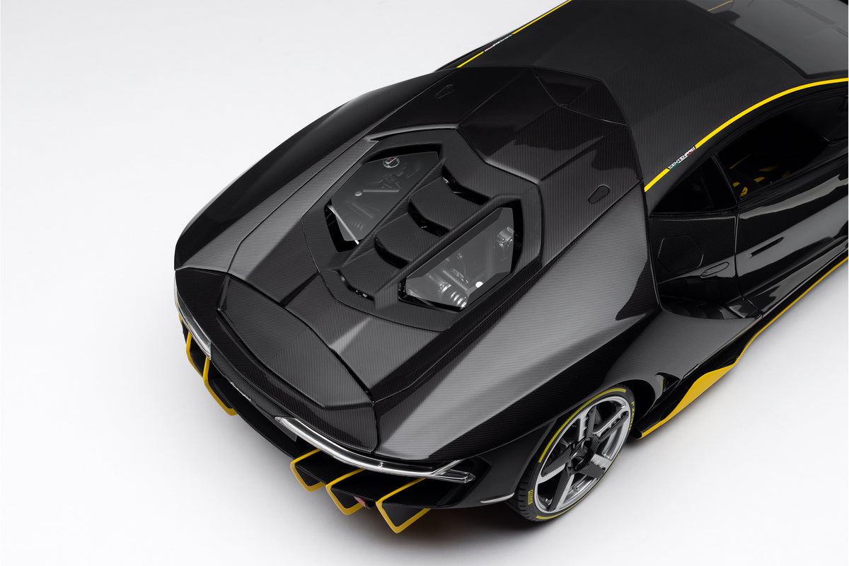 Lamborghini Centenario (2016) - Exposed Carbon Fibre - 1:8 scale