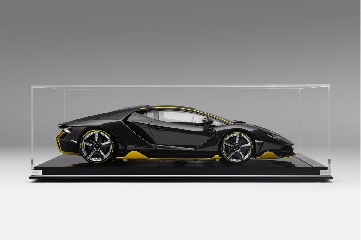 Lamborghini Centenario (2016) - Exposed Carbon Fibre - 1:8 scale