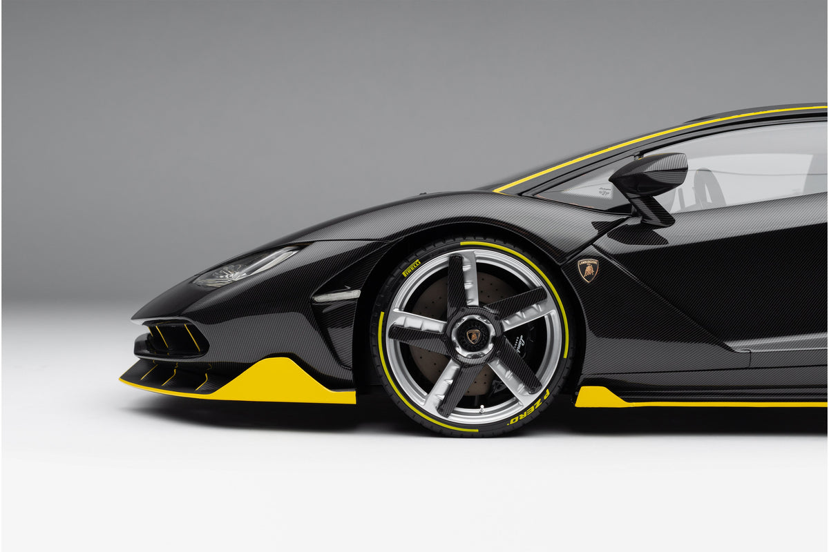 Lamborghini Centenario (2016) - Exposed Carbon Fibre - 1:8 scale