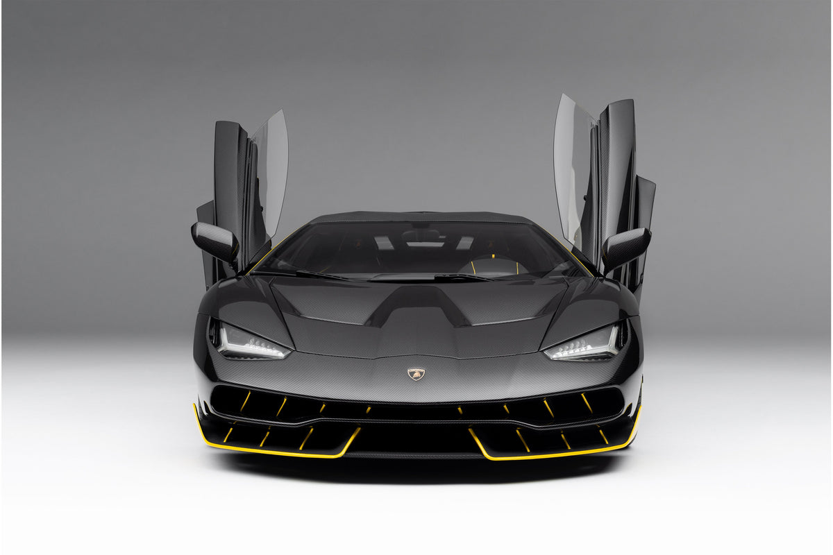 Lamborghini Centenario (2016) - Exposed Carbon Fibre - 1:8 scale