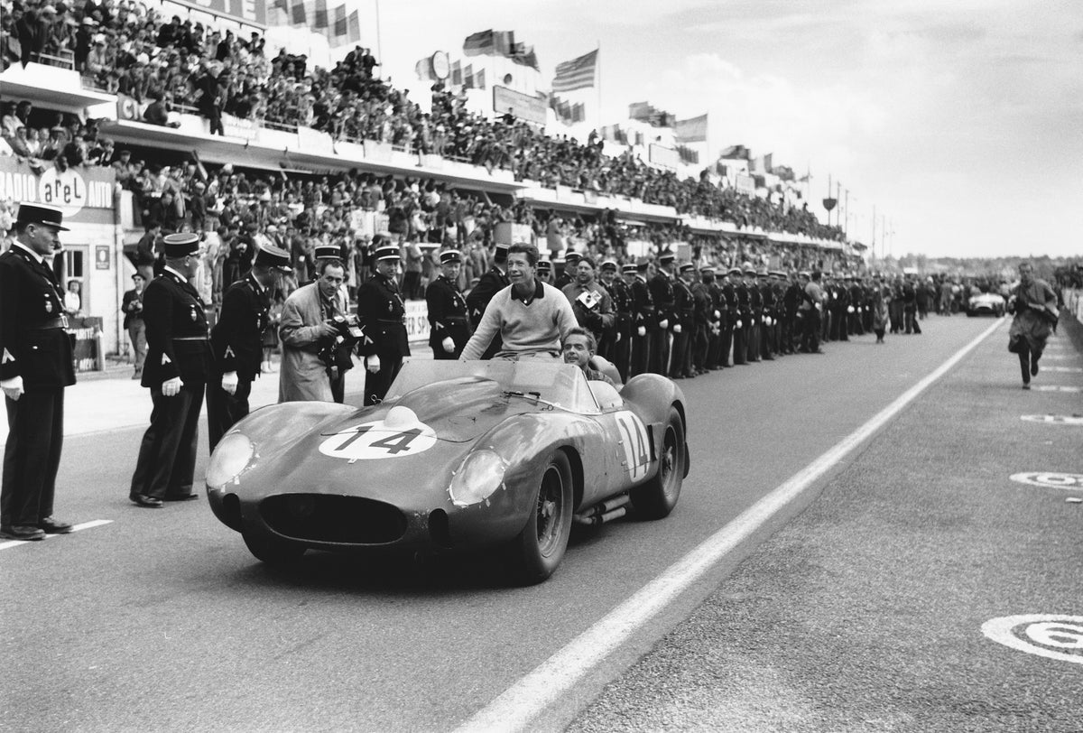 Ferrari 250 TR - 1958 Le Mans Winner - Race Weathered by Amalgam Collection