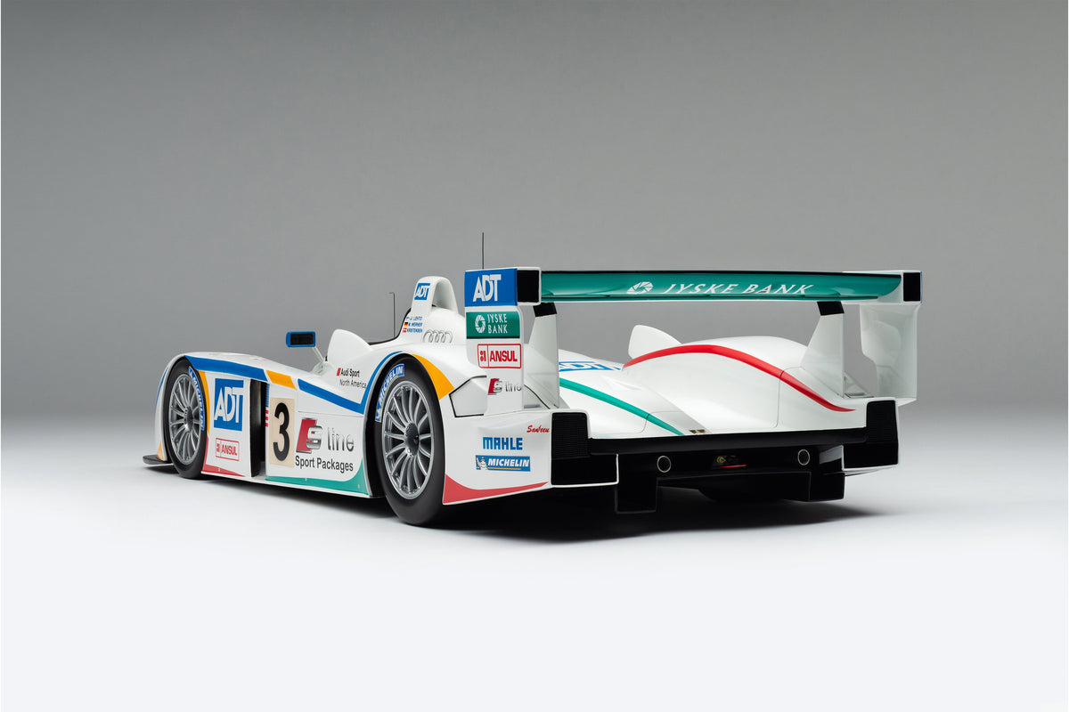 Audi R8 - 2005 Le Mans Winner - 1:8 scale