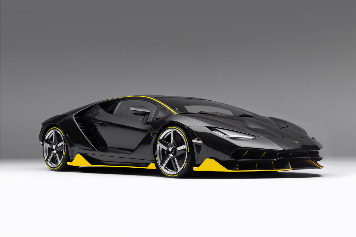 Lamborghini Centenario (2016) - Exposed Carbon Fibre - 1:8 scale