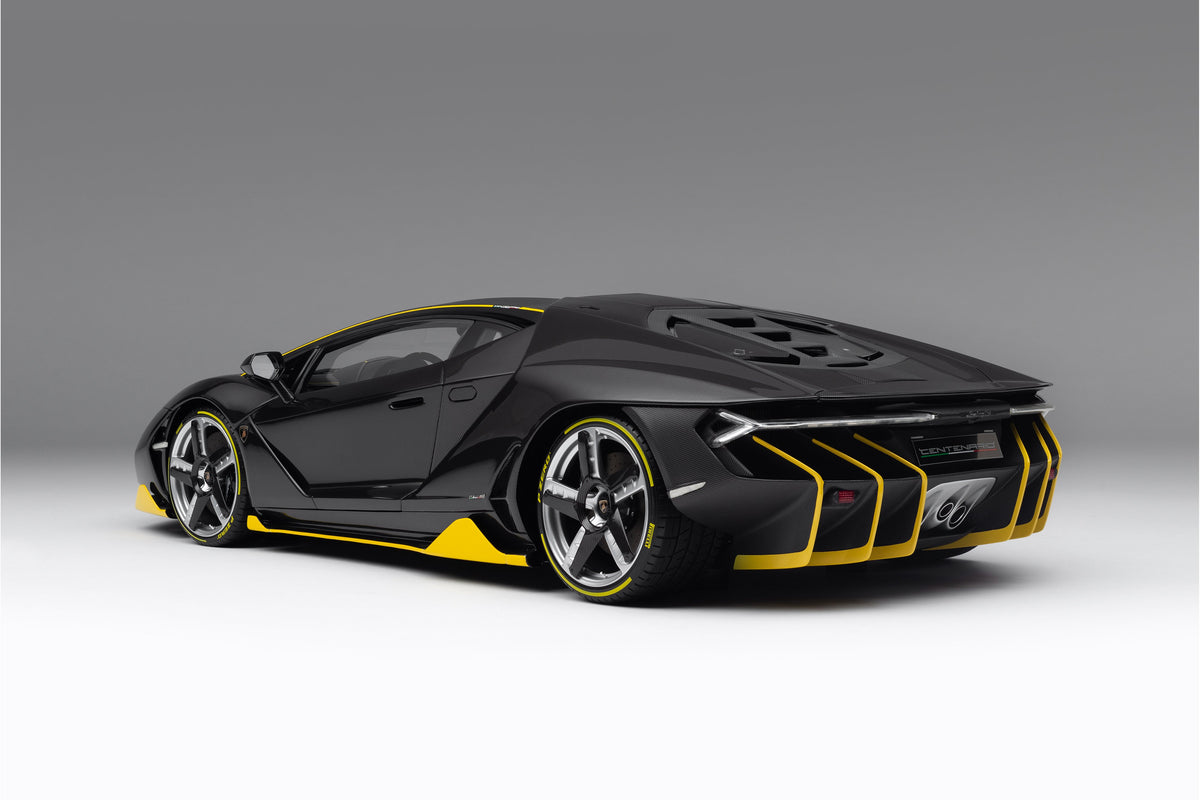 Lamborghini Centenario (2016) - Exposed Carbon Fibre - 1:8 scale