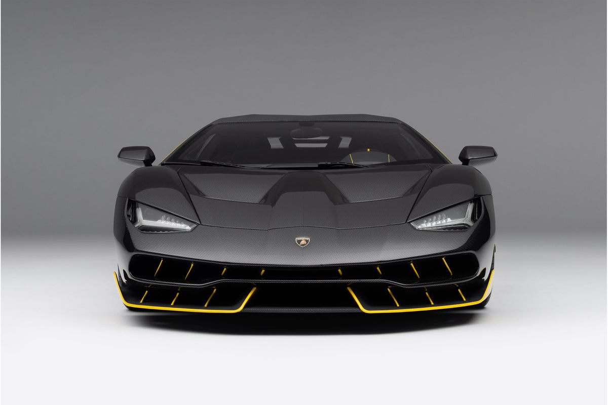 Lamborghini Centenario (2016) - Exposed Carbon Fibre - 1:8 scale