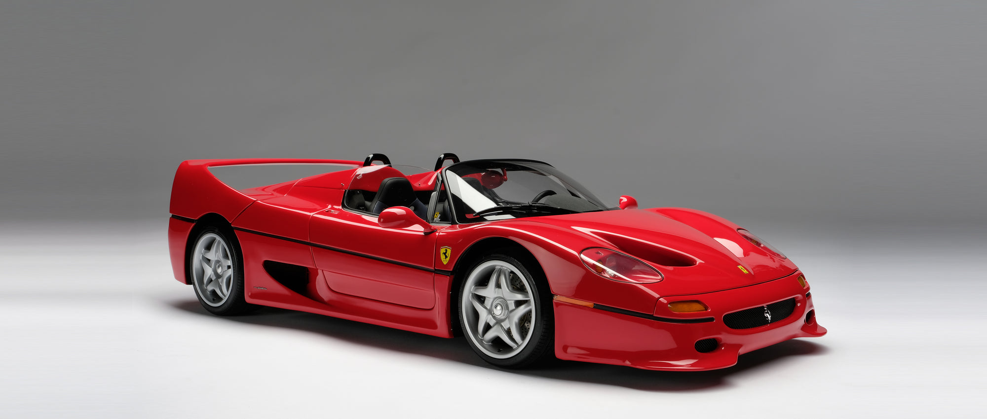 フェラーリF50 スペシャルエディション 1億円越えも納得だわ!! 520馬力の「フェラーリF50」一瞬で吹け上がる