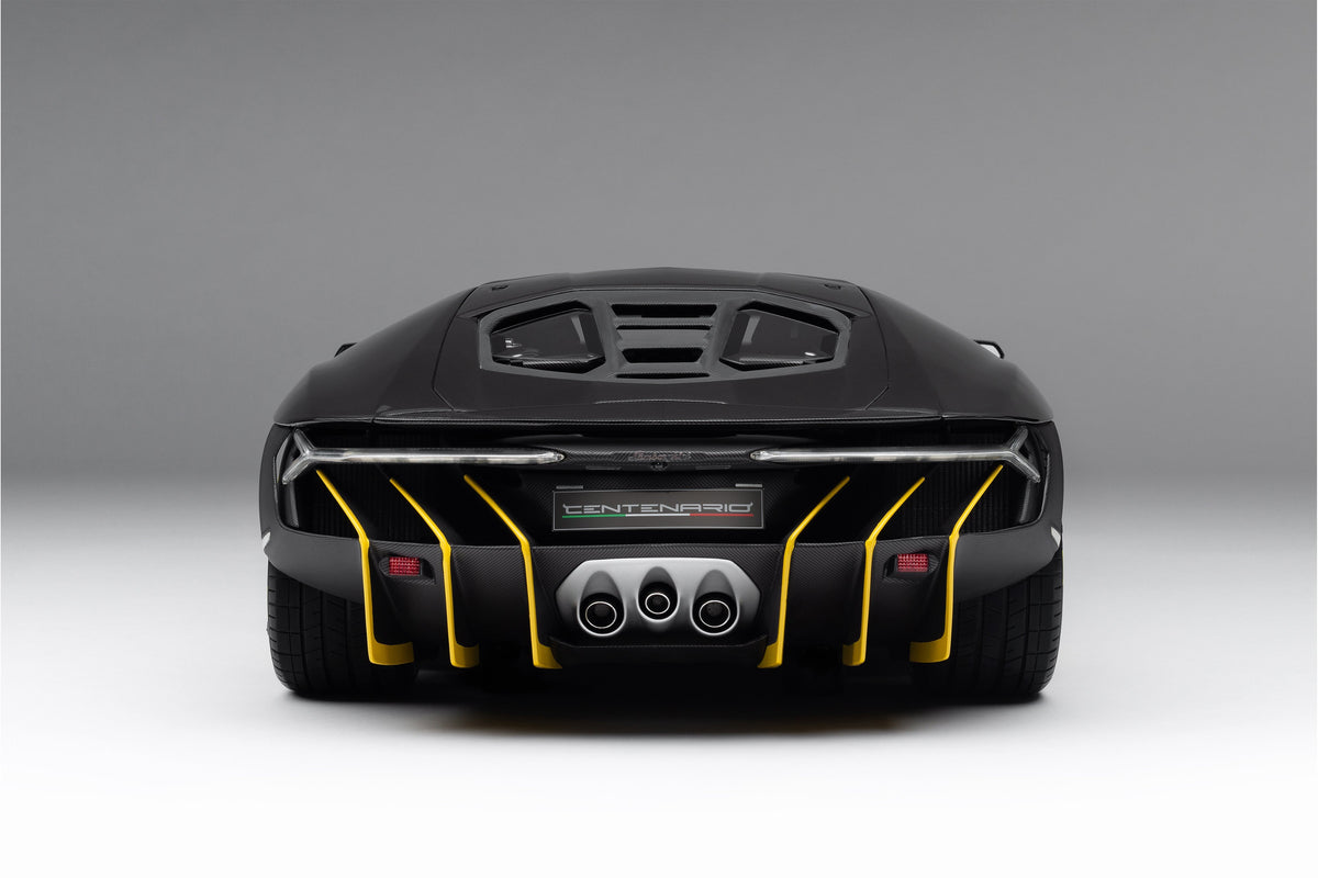Lamborghini Centenario (2016) - Exposed Carbon Fibre - 1:8 scale