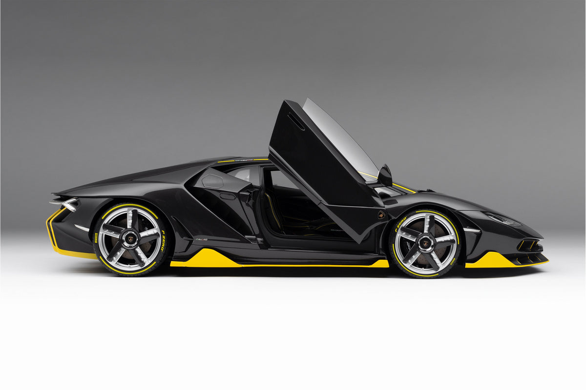 Lamborghini Centenario (2016) - Exposed Carbon Fibre - 1:8 scale