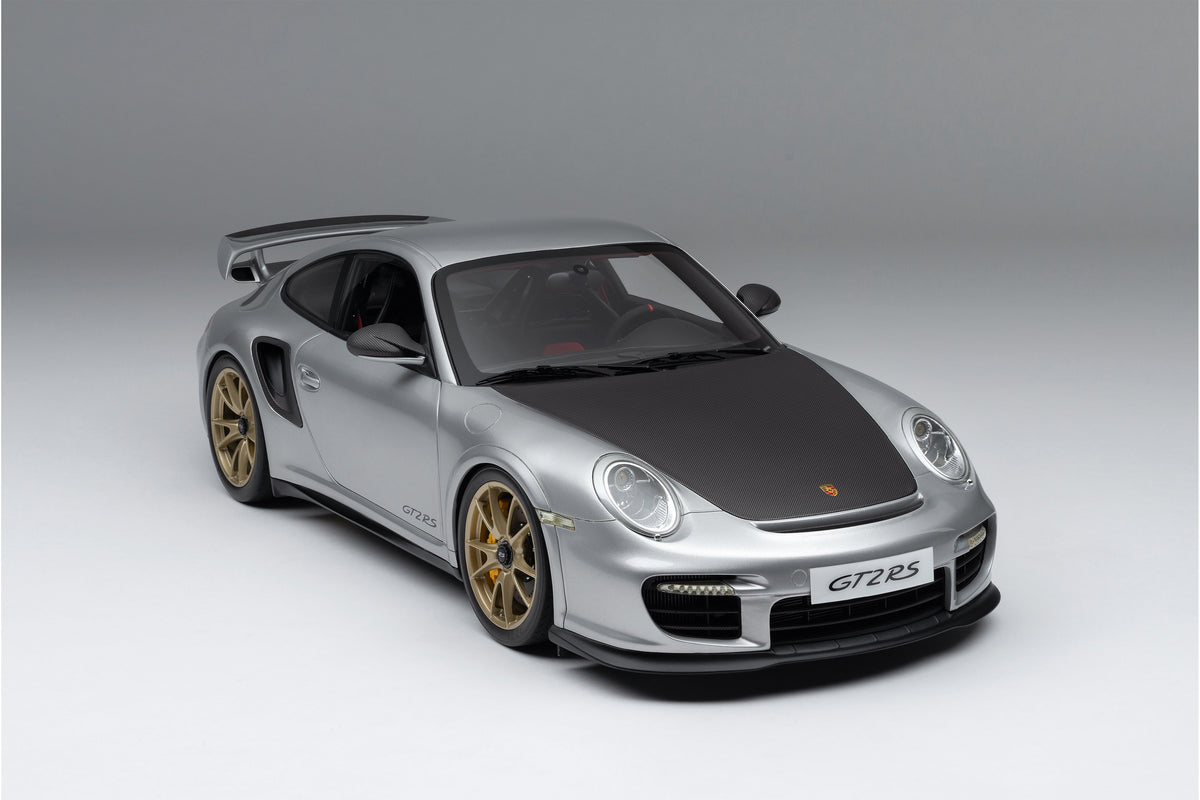 Porsche 911 GT2 RS (2010) - 1:8 scale